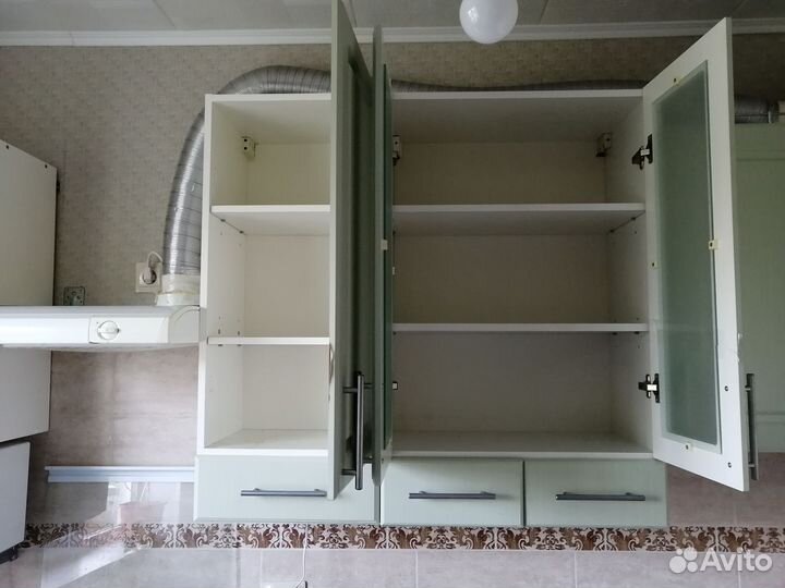 Шкаф кухонный, навесной