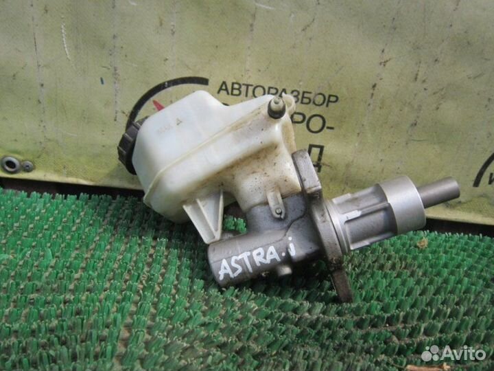 Главный тормозной цилиндр Opel Astra J A16XER