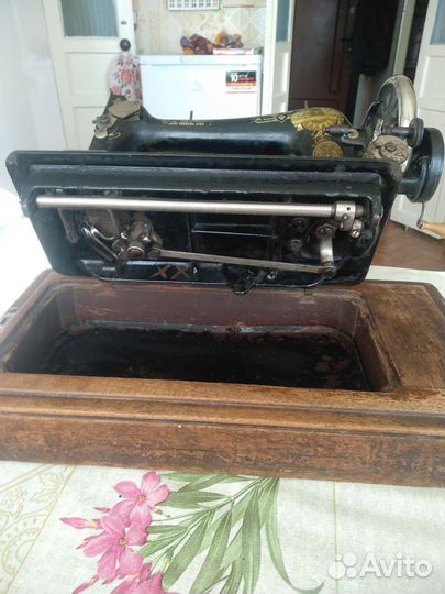 Швейная машина Singer