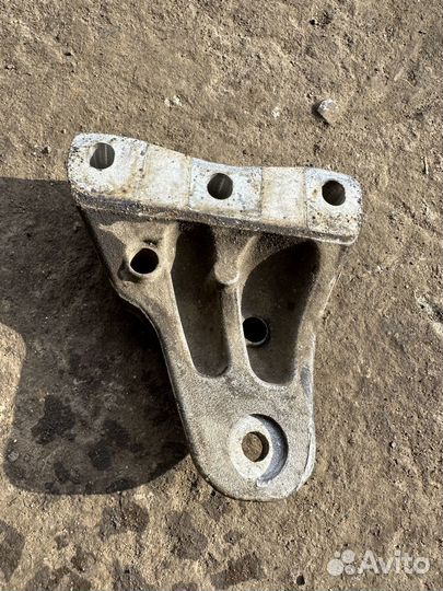 Volkswagen polo 5 кронштейн двигателя