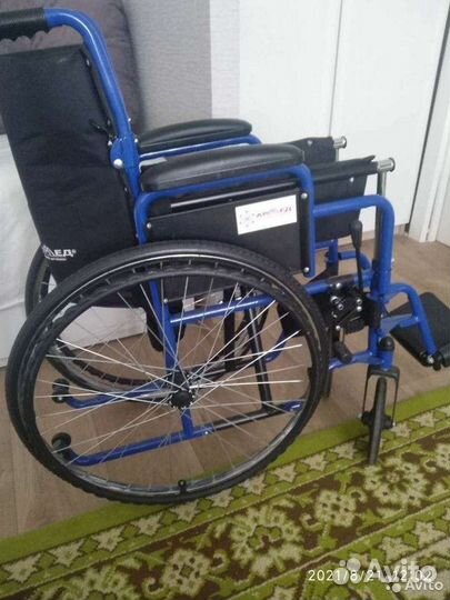 Инвалидная коляска, аренда костыли