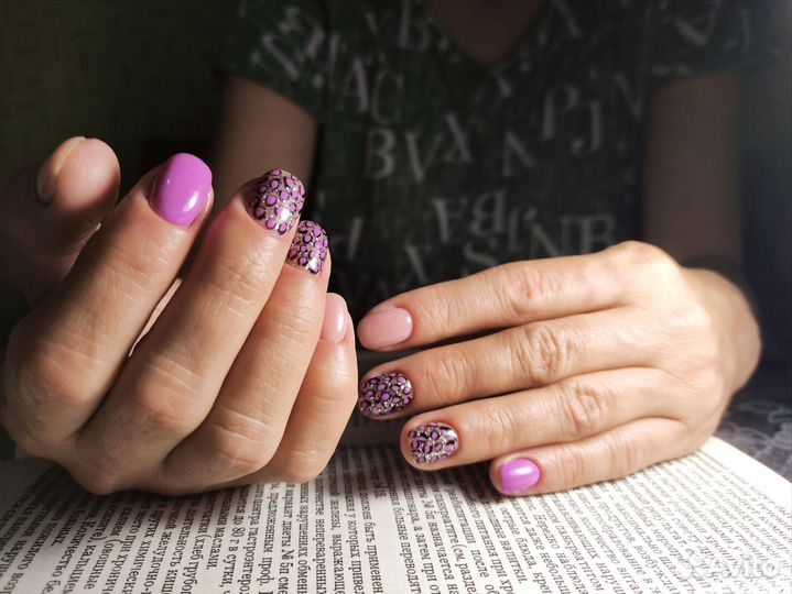 Требуется модель на маникюр