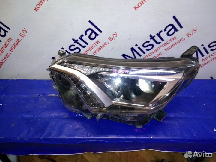 Фара передняя левая Toyota Rav4 ASA42 2012-Н.в