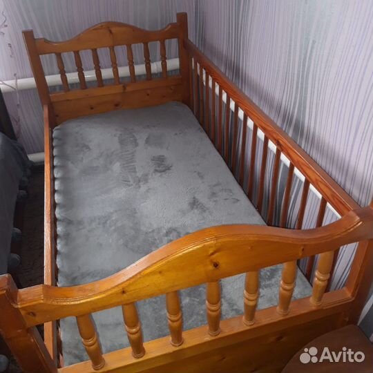 Детская кроватка