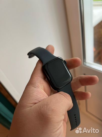 Продам часы Apple Watch SE 2-го поколения 44 мм