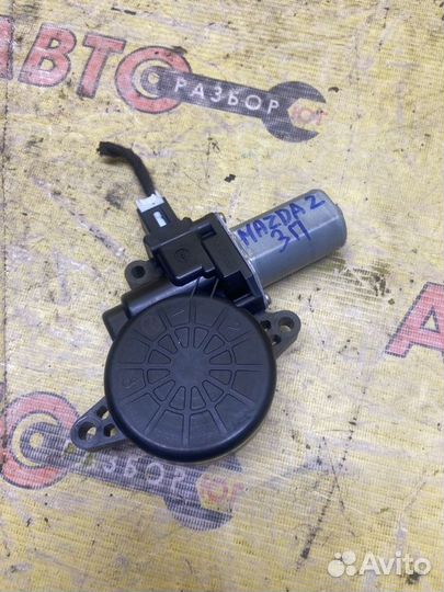 Мотор стеклоподъемника задний правый Mazda Mazda2