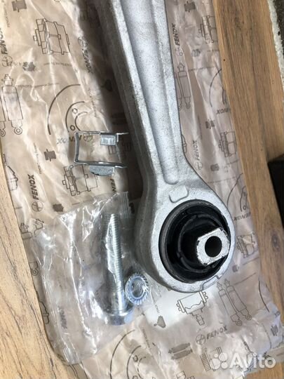 Рычаг передний нижний (4D0407151P)