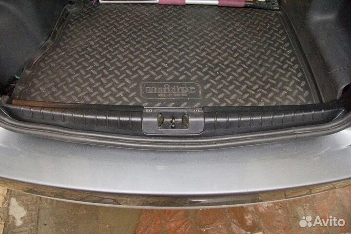 Накладка в проем багажника Renault Duster