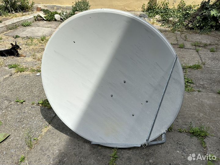 Спутниковая тарелка