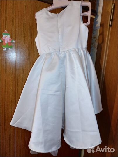Платье белое 98