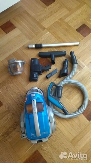 Пылесос LG VK89101HQ (требует ремонта)