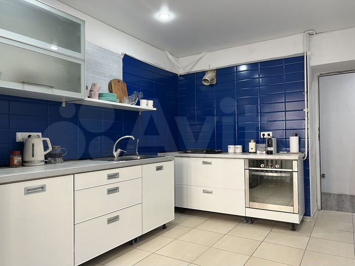 4-к. квартира, 98 м², 1/9 эт.
