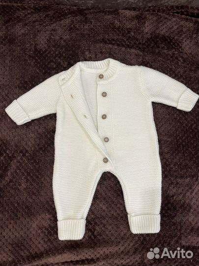 Вязанный костюм для малыша