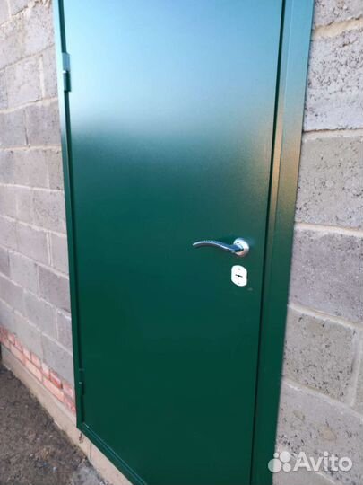 Тамбурные двери и перегородки на площадку