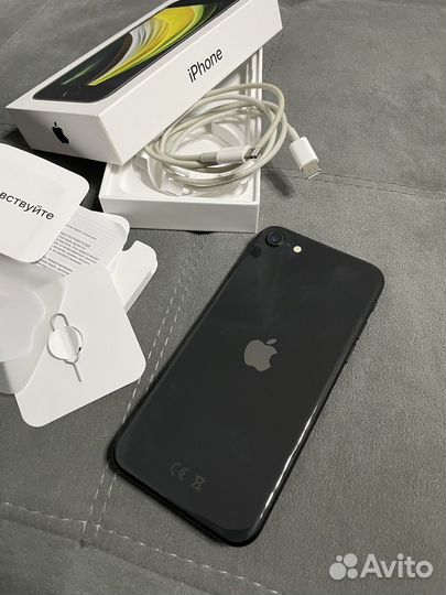 iPhone SE, 64 ГБ