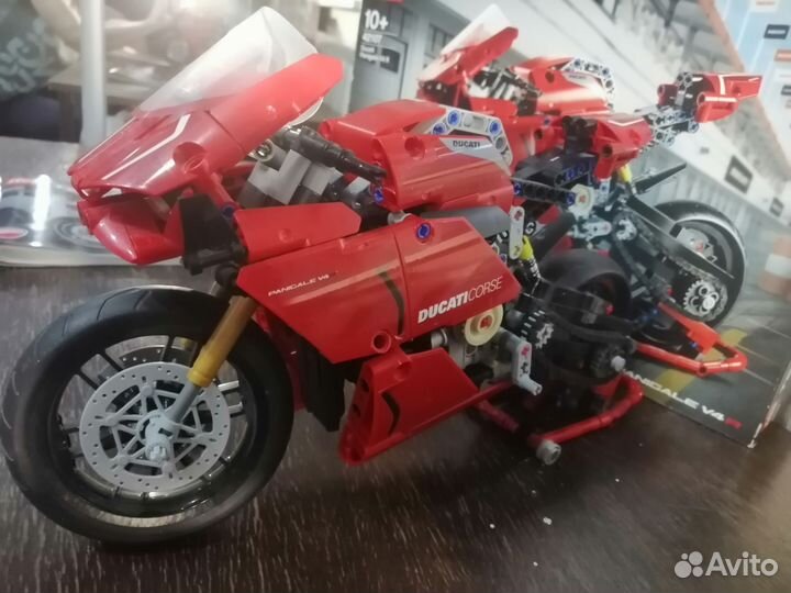 Lego Technic 42107