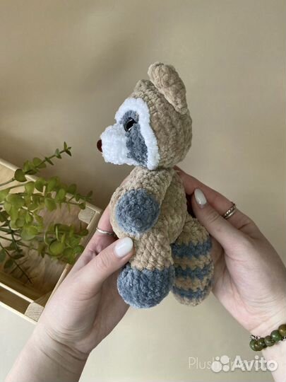 Вязанный енотик