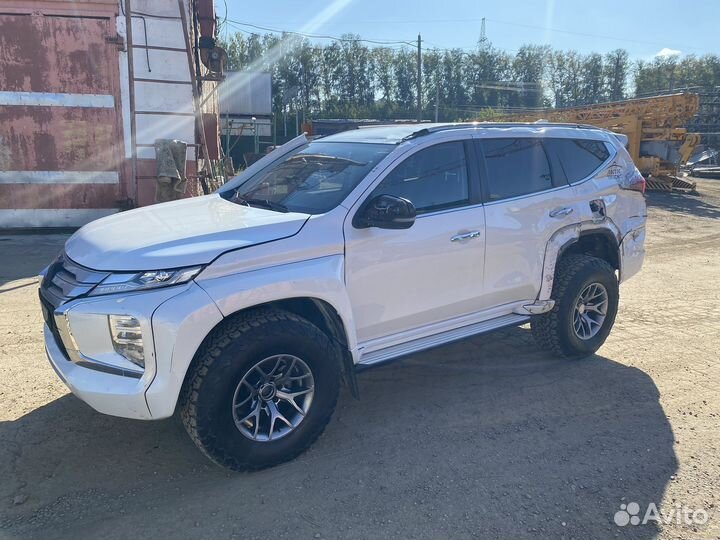 Mitsubishi Pajero Sport 2.4 AT, 2021, битый, 52 000 км