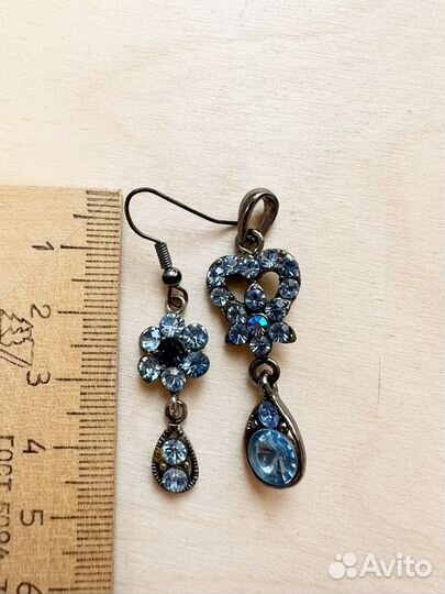 Комплект украшений - серьги и подвеска