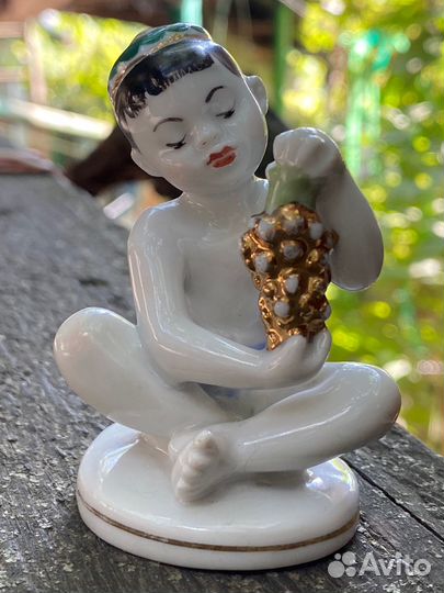 Статуэтка фарфор 