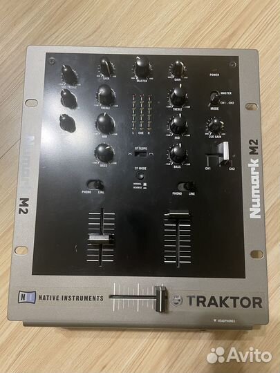 Numark M2 микшер