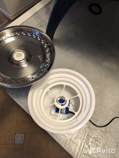 Фонтан поилка для кошек