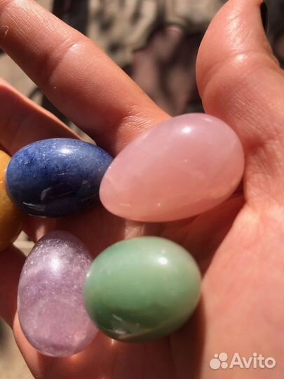 Пасхальное яйцо из натурального камня