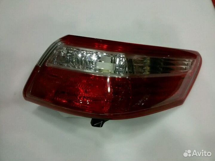 Задний фонарь Toyota Camry v40