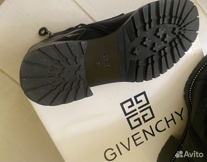 Ботинки женские Givenchy