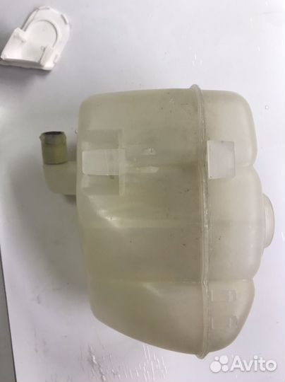 Бачек расширительный Volvo XC90