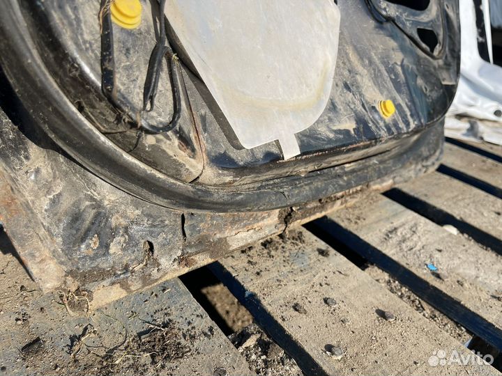 Задняя правая дверь byd f3 bad bud бад ф3