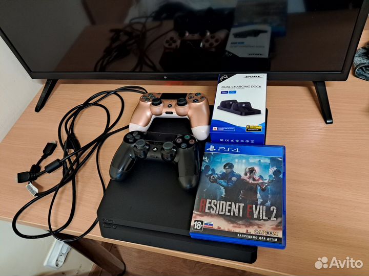 Ps4 slim 1000 gb + 2 геймпад + игри + зарядка