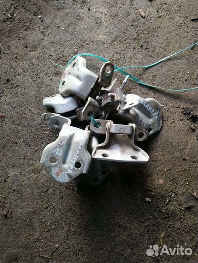 Петля двери передней задней hyundai elantra 3 xd