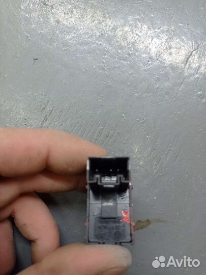 Кнопка стеклоподъемника touareg