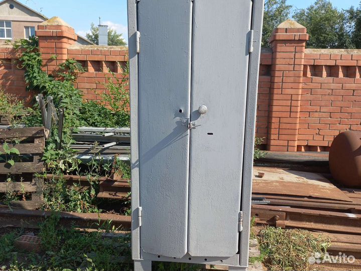 Железный шкаф