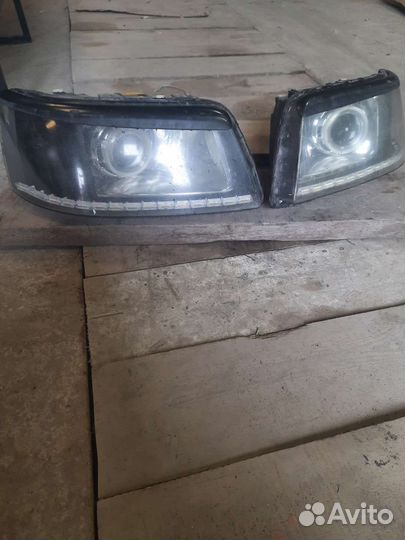 Фары на volkswagen transporter t5