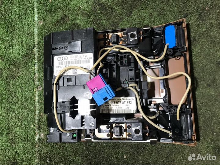 Плафон освещения Audi A8 D3 BVJ 4.2 FSI 2007