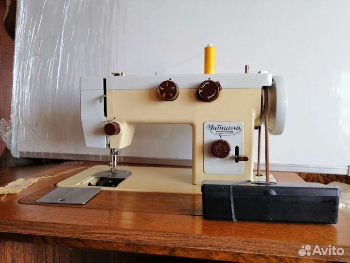 Швейная машина Чайка 143