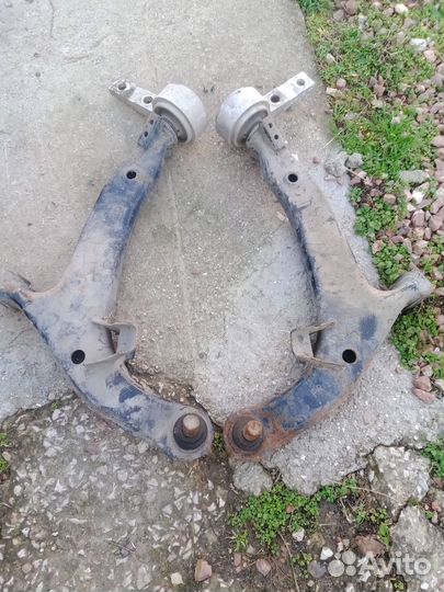 Передние рычаги Nissan teana j31