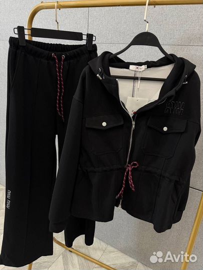 Крутой костюм Miu Miu