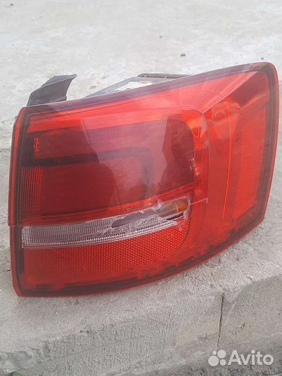 Фонарь задний правый jetta 6