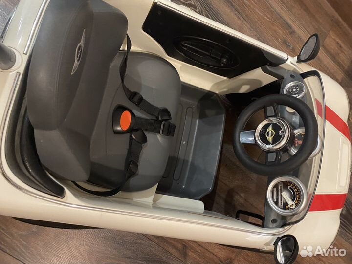 Детский автомобиль каталка