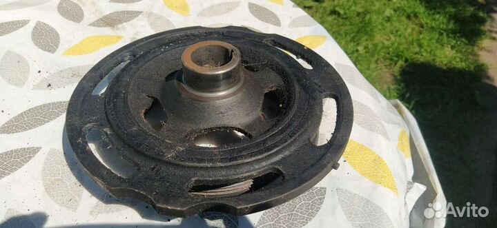 Шкиф коленчатого вала