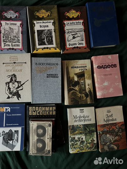 Книги в ассортименте