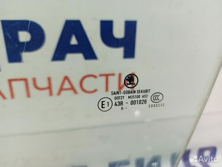 Стекло двери передней левой Skoda Superb 2 3T08452