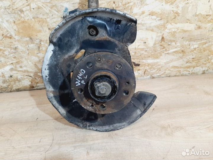 Кулак поворотный передний правый Mercedes-Benz