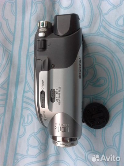 Видеокамера Sony DCR-DVD105E