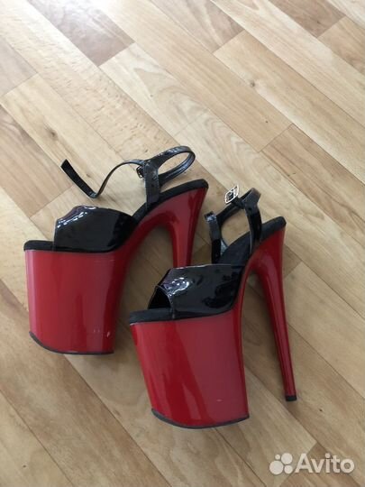 Стрипы pleaser 37 тройки