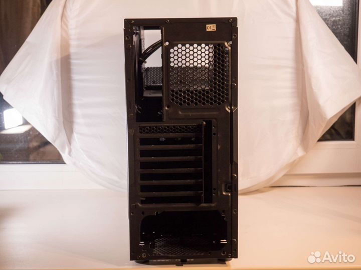 Корпус для пк Thermaltake Versa H21