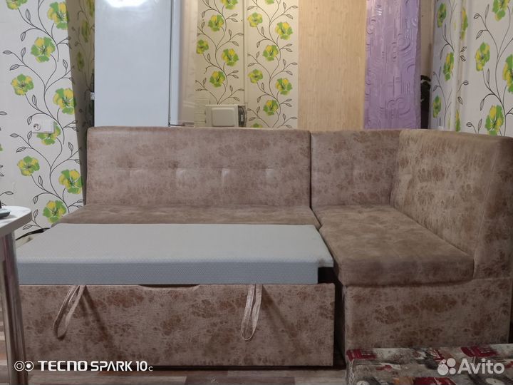 Кухонный диван